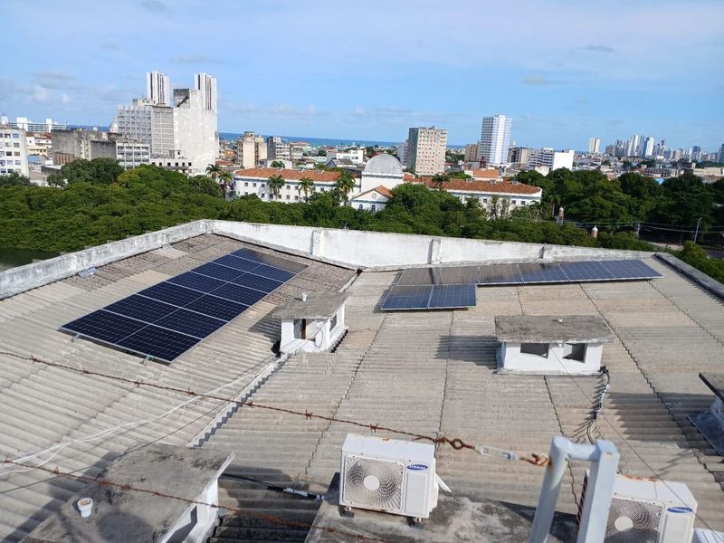 Usina solar instalada pela Recel: Edf. Empresarial Zikartz, Boa Vista, Recife-PE